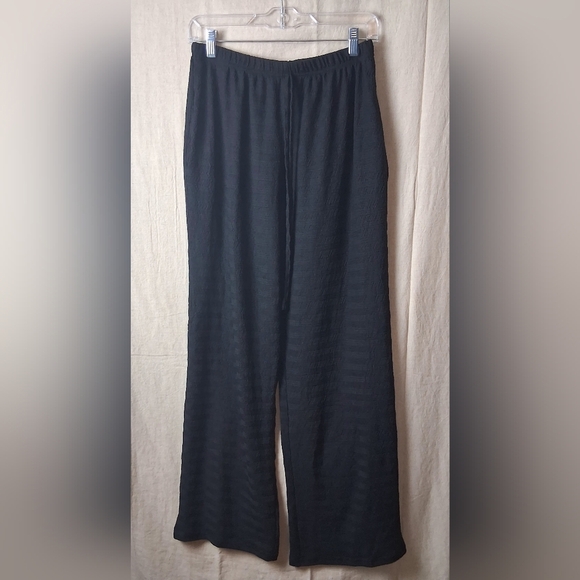 A. Jesdani Medium Women's Pleated Black Pants - Picture 2 of 7